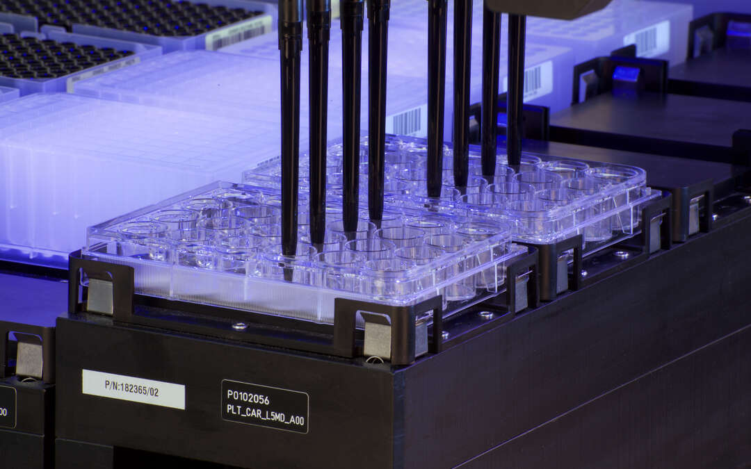 Hamilton Microlab STAR with black pipette tips